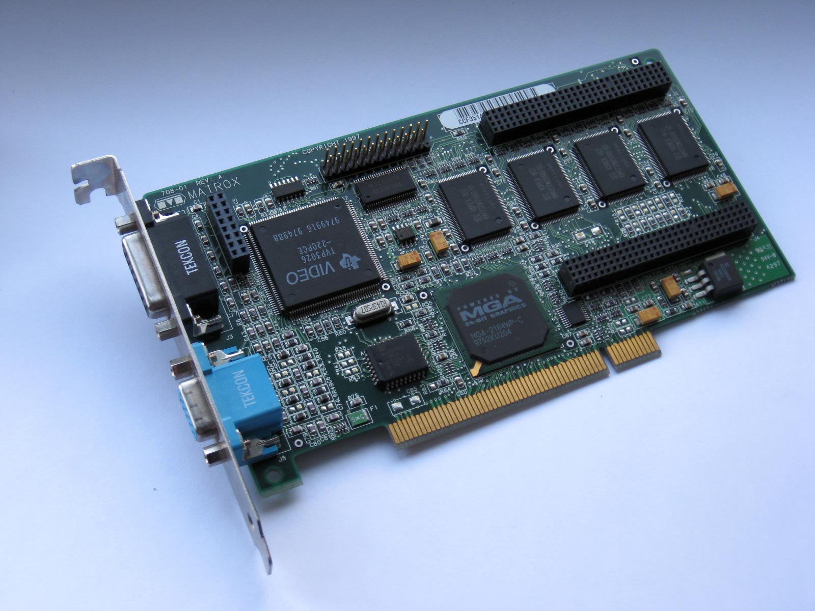 matrox_millenium2pci_3.jpg